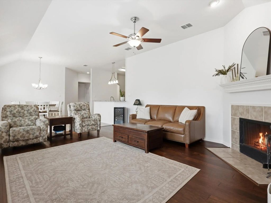 4936 Carrotwood Drive, Fort Worth