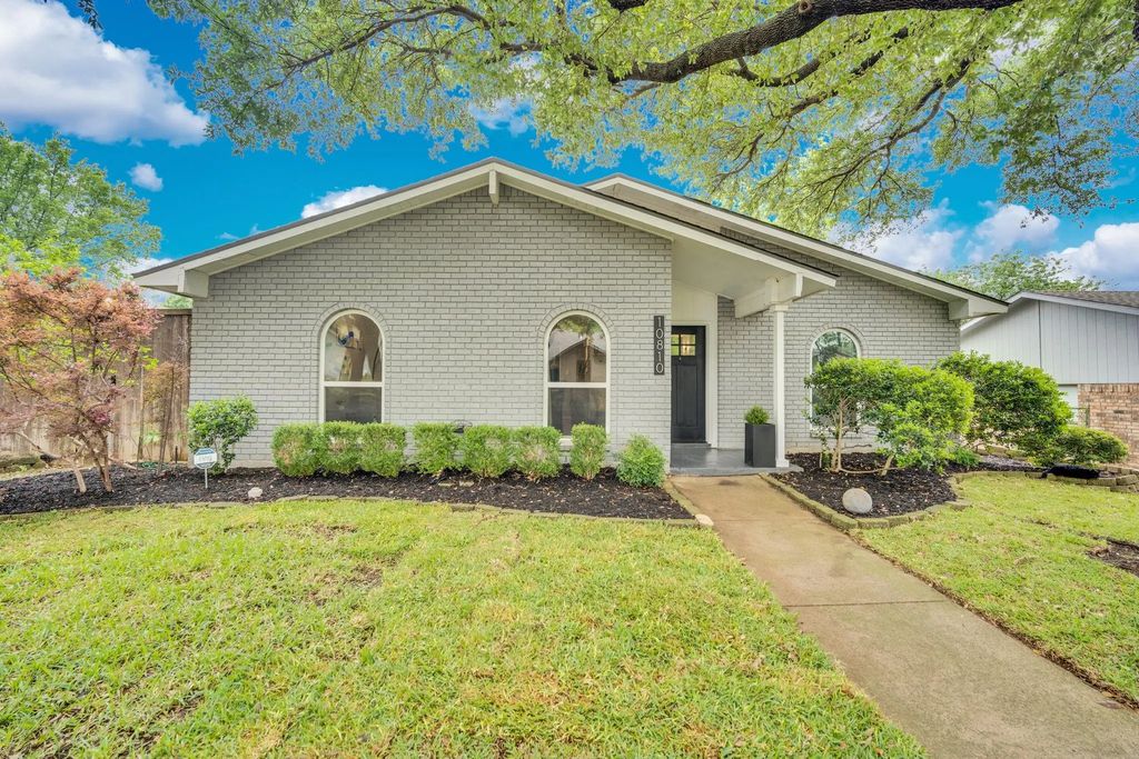 10810 Wallbrook Drive, Dallas