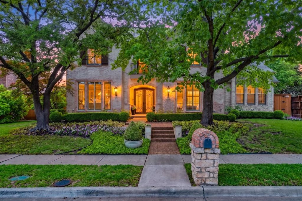 4028 Oakmeadow Drive, Plano