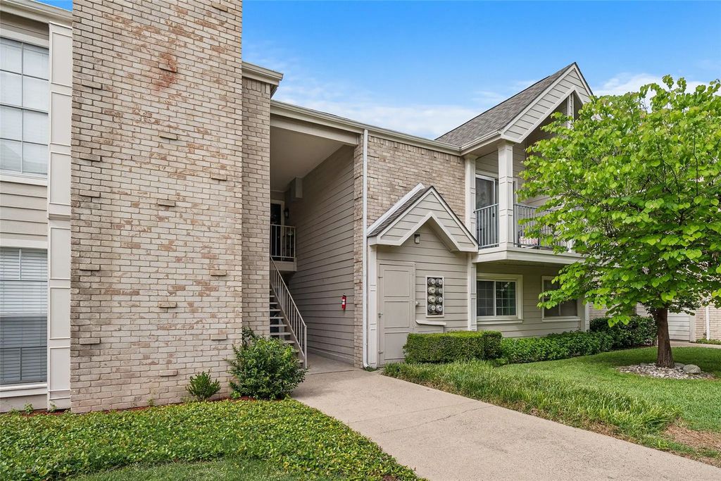 5881 Preston View Boulevard 111, Dallas