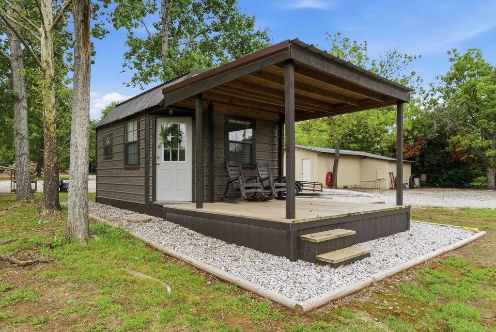 909 County Road 237, Eastland
