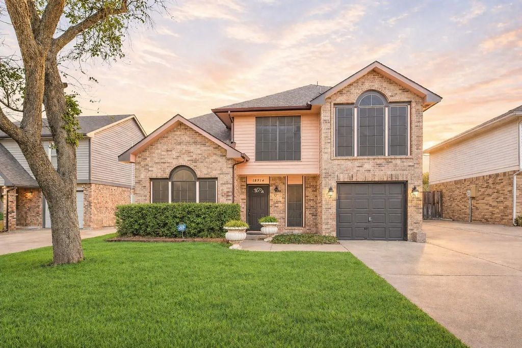 18914 Ravenglen Court, Dallas