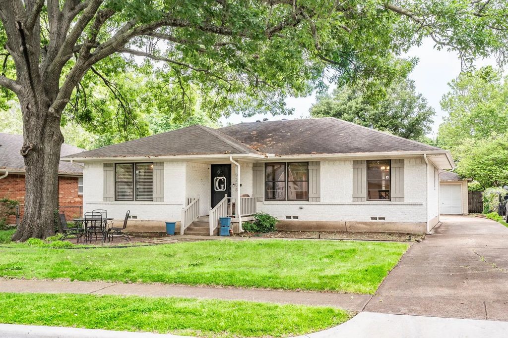 9203 Livenshire Drive, Dallas