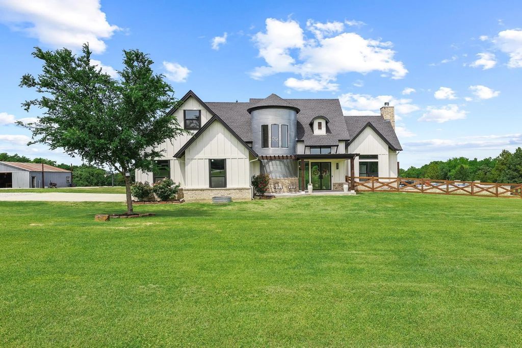 2889 County Road 114, Whitesboro