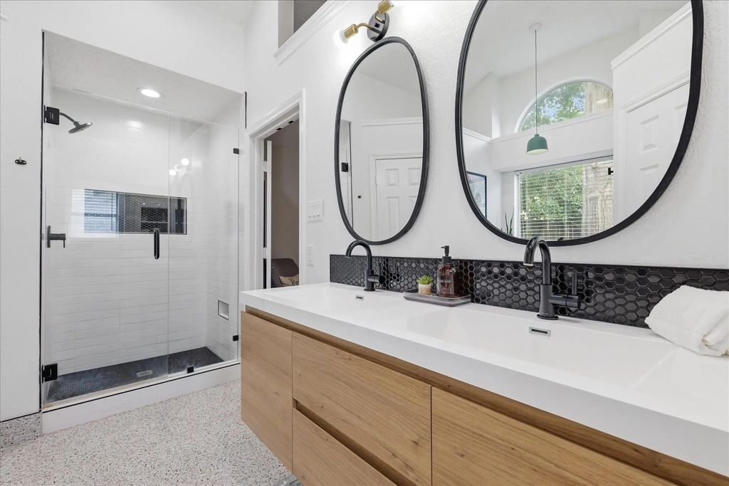 7013 Bernadine Drive, Watauga