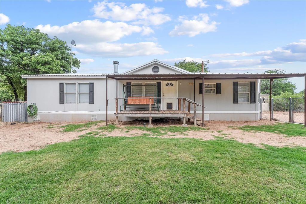 5456 County Road 418, Hawley