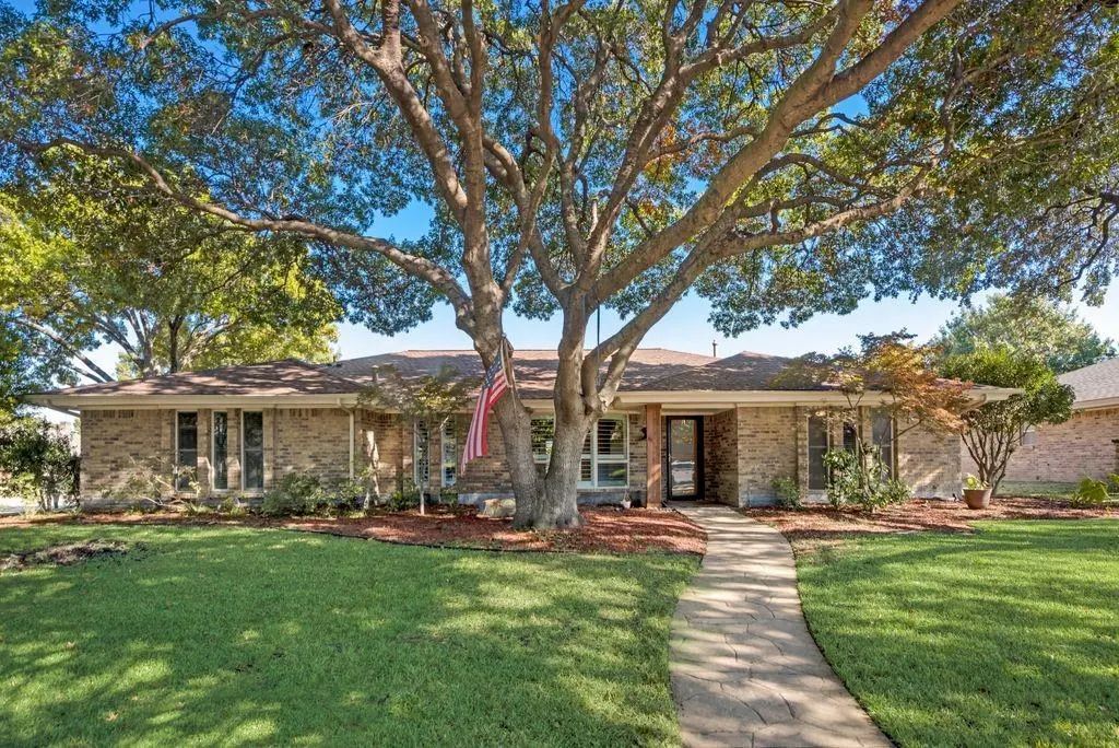 1616 Cloister Way, Plano
