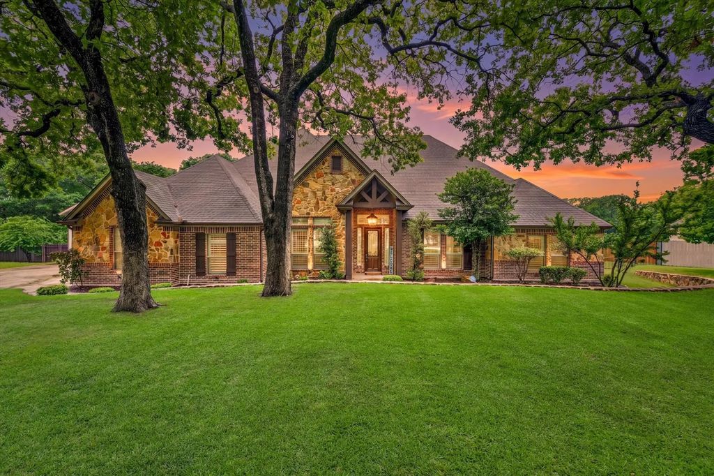 1005 Meadow Lark Lane, Weatherford