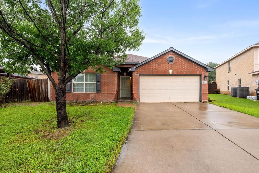 2008 Archer Drive, Grand Prairie