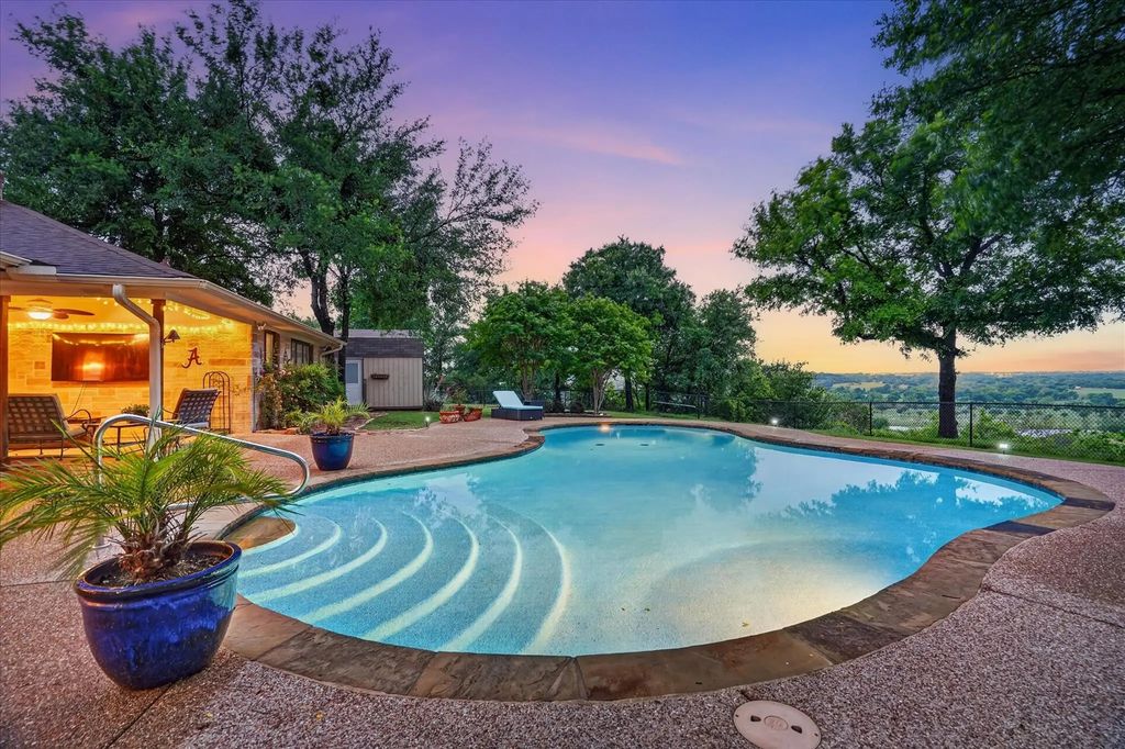 85 Crown Road, Willow Park