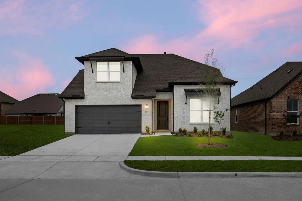 1809 Gleasondale Drive, Forney