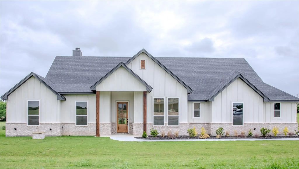 204 Sweetgrass Drive, Poolville