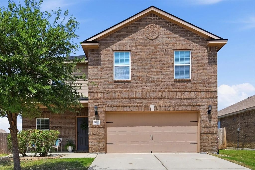 6352 White Jade Drive, Fort Worth