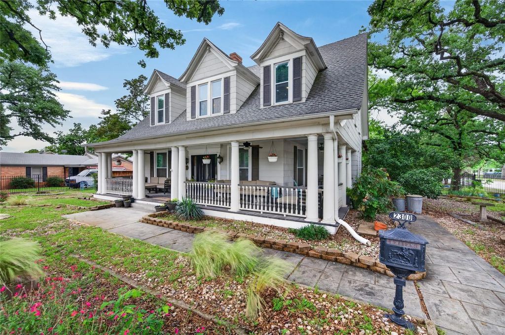 2300 N Edgewood Terrace, Fort Worth