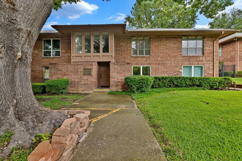 10536 Stone Canyon Road 216, Dallas