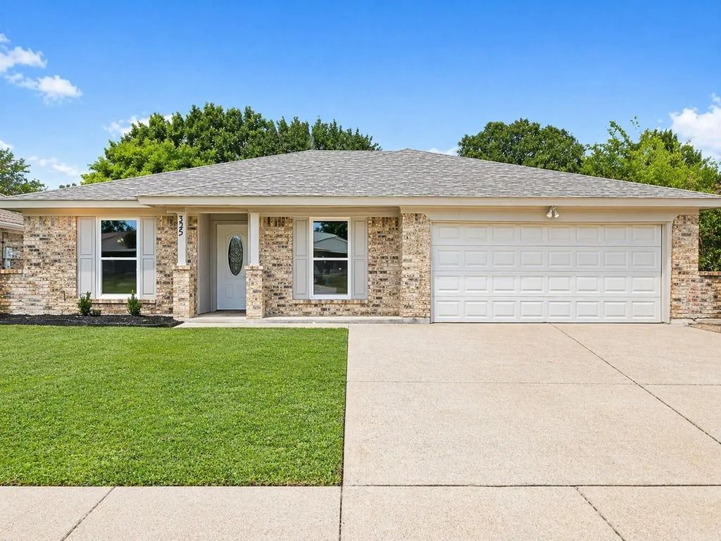 325 Juniper Drive, Arlington