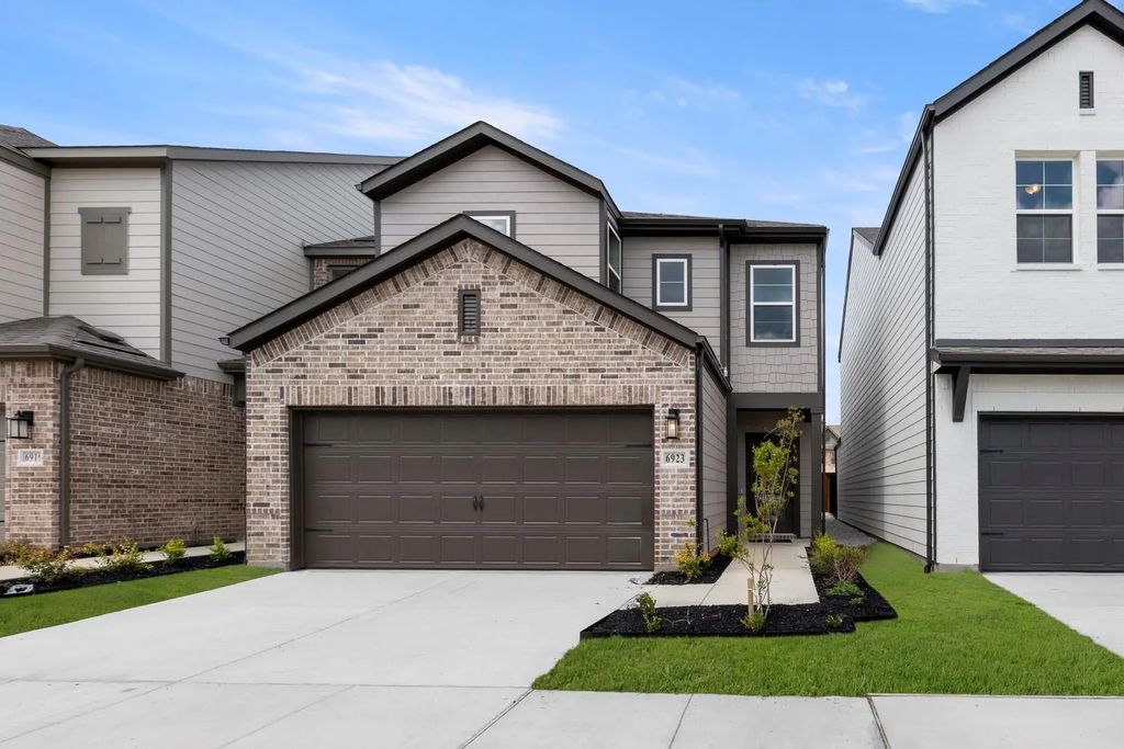6923 Mission Tejas Drive, Dallas