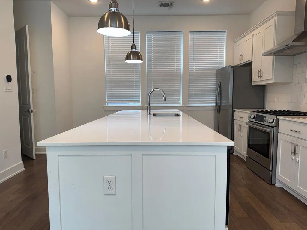 645 N Tyler Street 104, Dallas