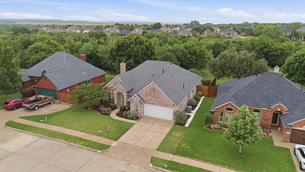 541 Crickett Way, Grand Prairie