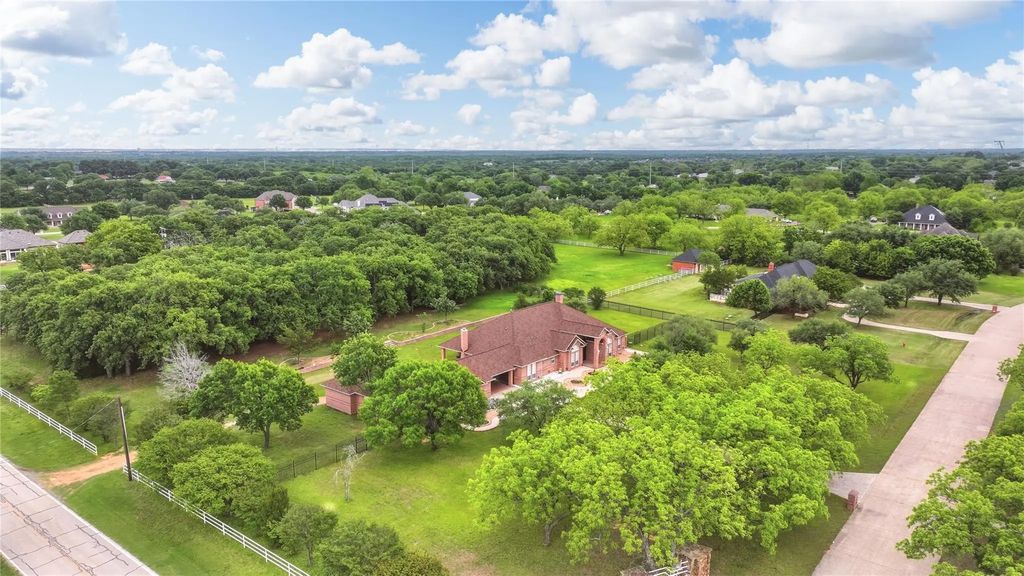 6375 Pecan Hollow Lane, Burleson
