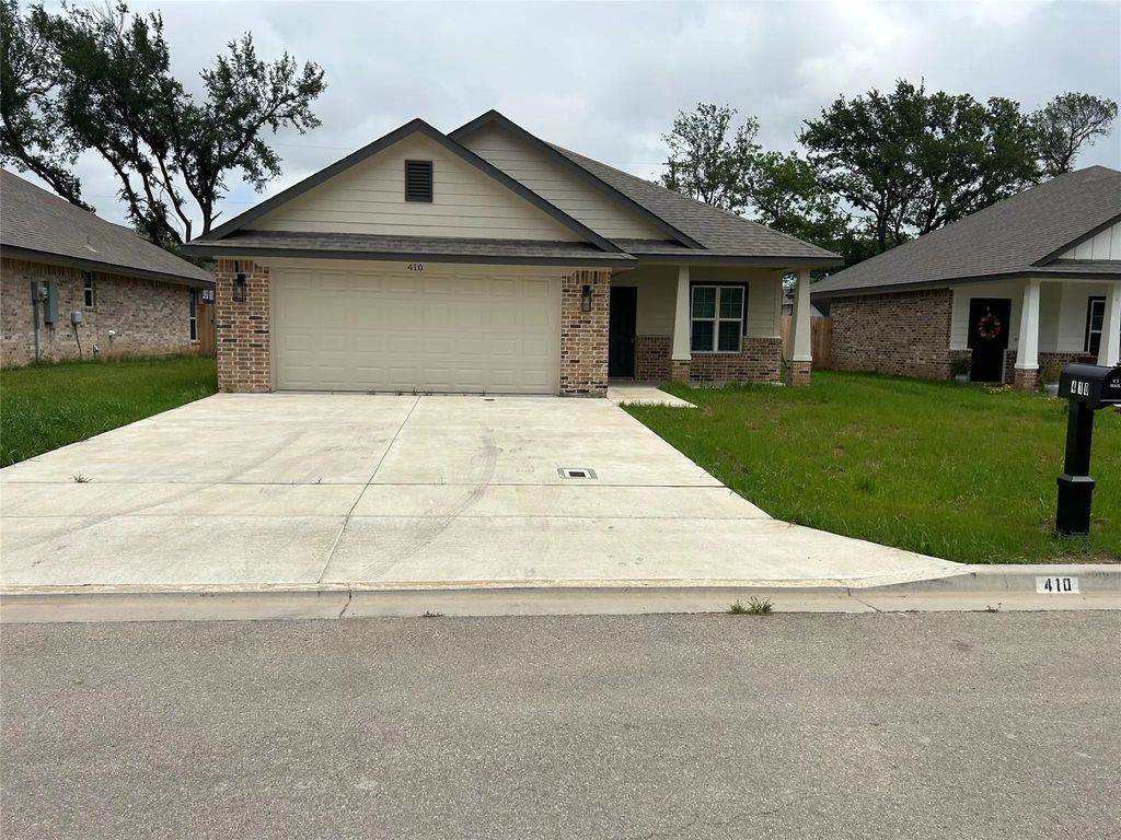 410 Conway Street, Lacy Lakeview