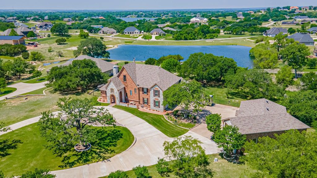 2308 Bentwater Court, Granbury