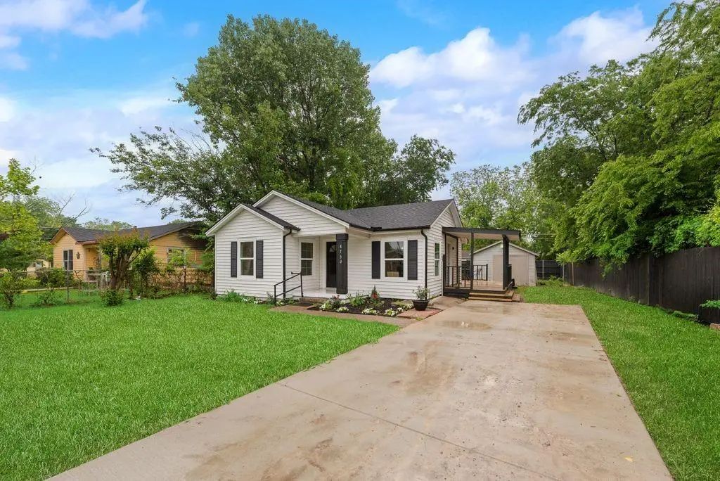 8736 Comer Drive, Dallas