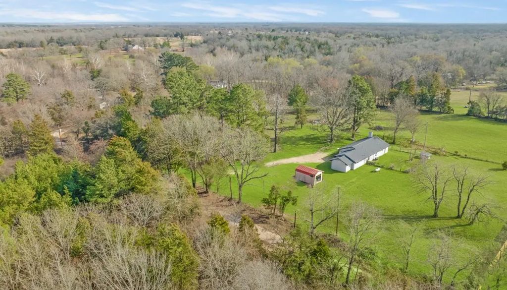 247 County Road 45480, Paris