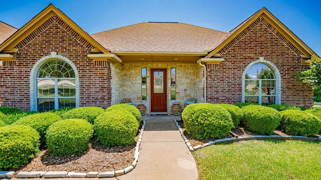 2113 Darby Dan Court, Granbury