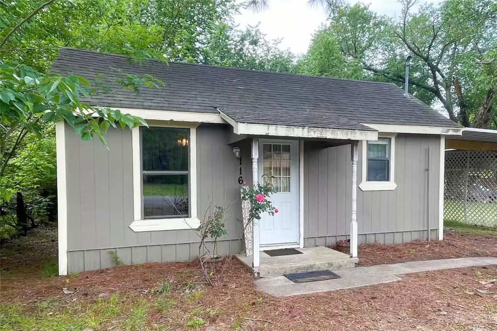 116 E Locust Street, Collinsville