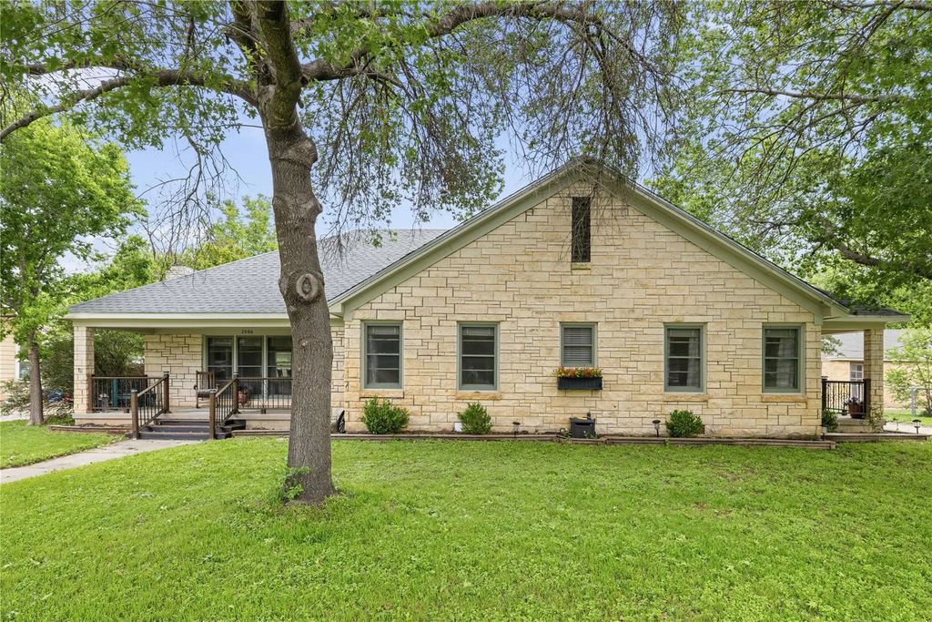 2006 Belmeade Street, Brownwood