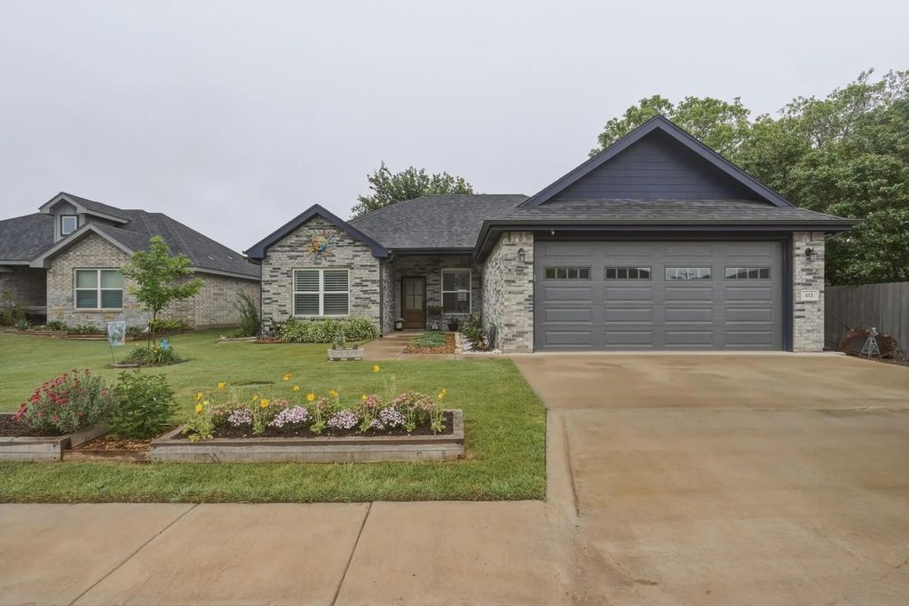 613 Jarrell Court, Tuscola
