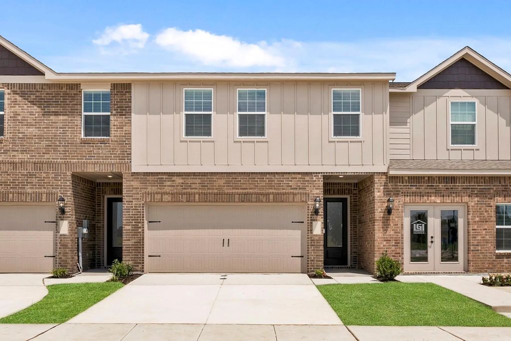 760 Carson Lane, Pilot Point