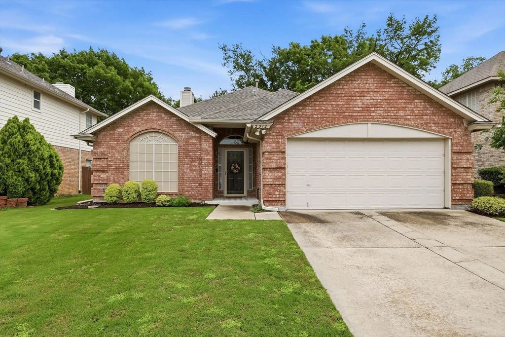 2312 Mapleleaf Lane, Flower Mound