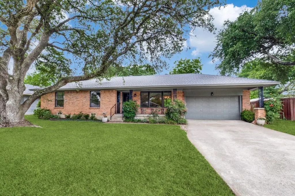 9831 Mercer Drive, Dallas