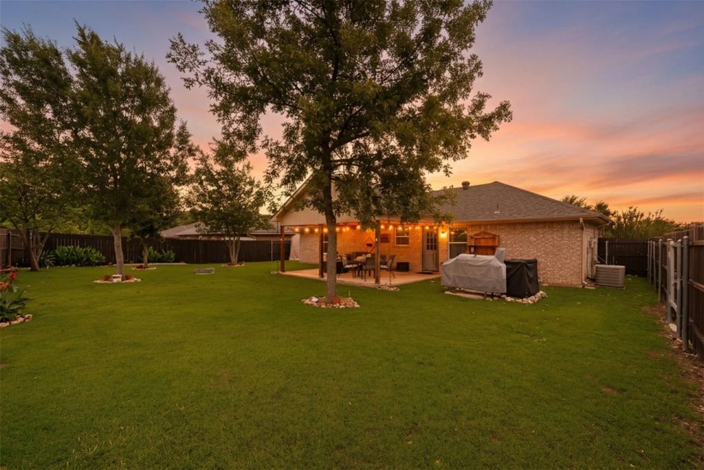 1108 Ashwood Court, Cleburne