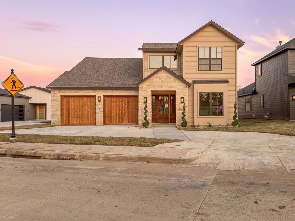 208 Pecan Street, Roanoke