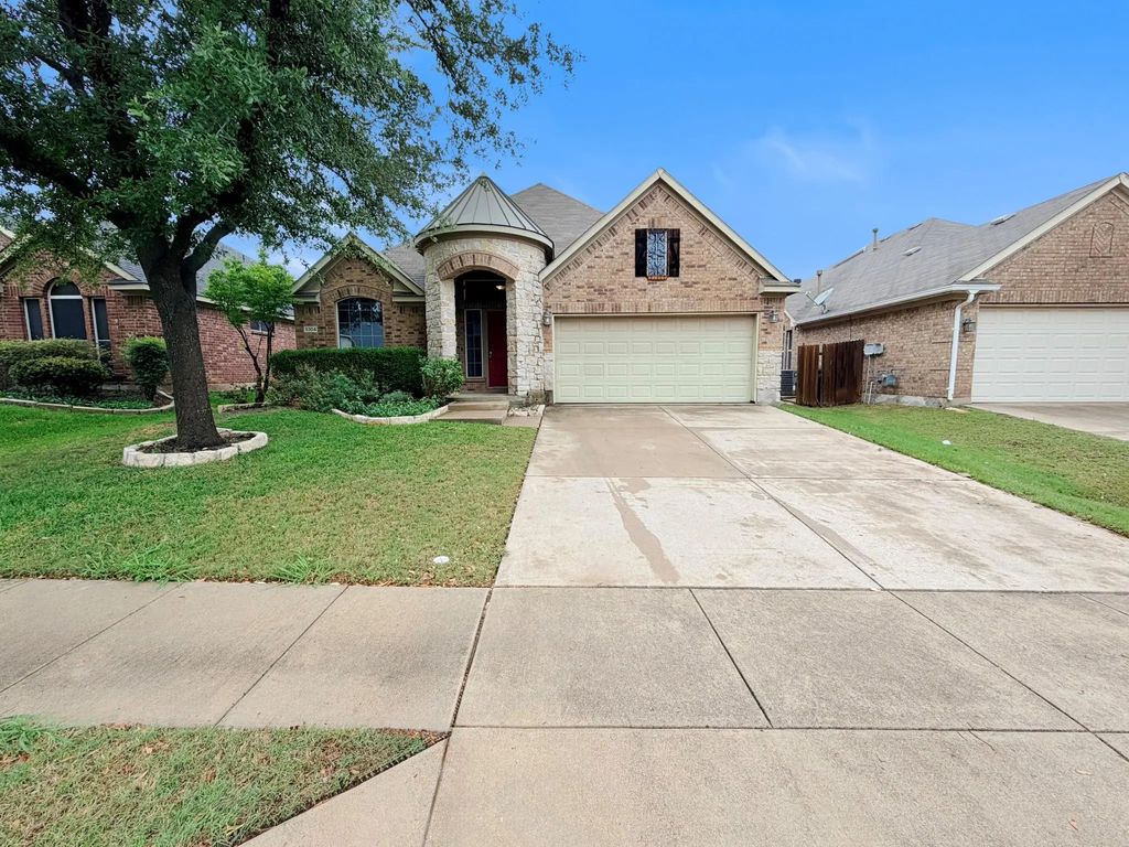 8304 Orchard Creek Road, Fort Worth