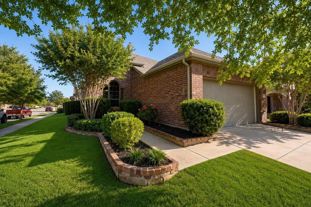 16005 Crosslake Court, Prosper