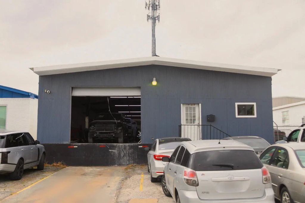 121 Commercial Street, Garland