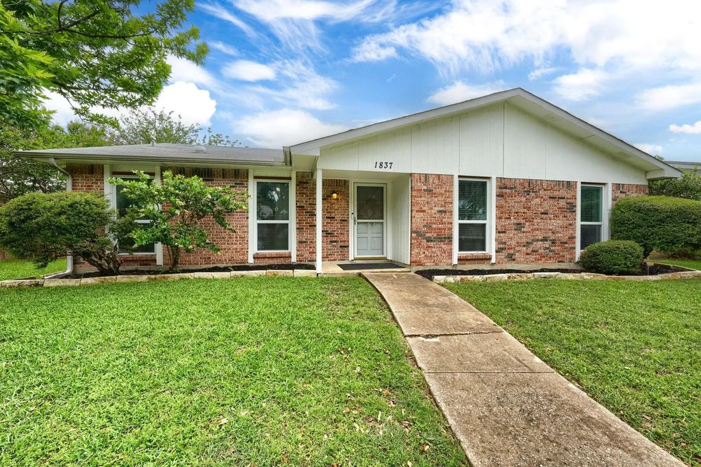1837 Paxton Drive, Carrollton