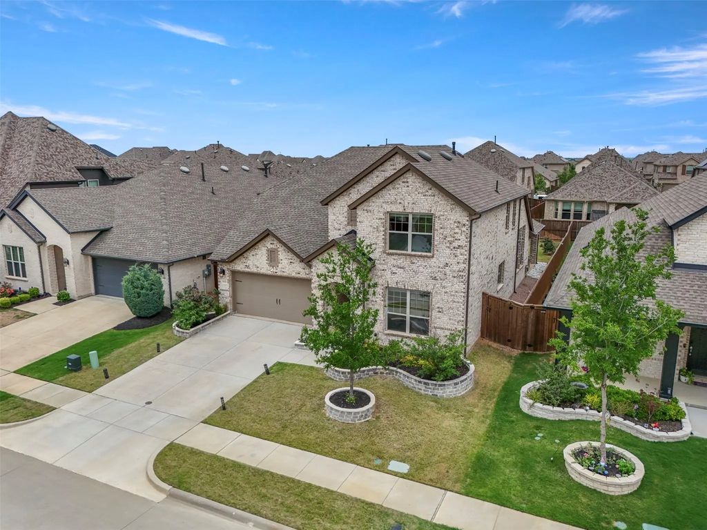 1913 Braided Mane Avenue, Aubrey