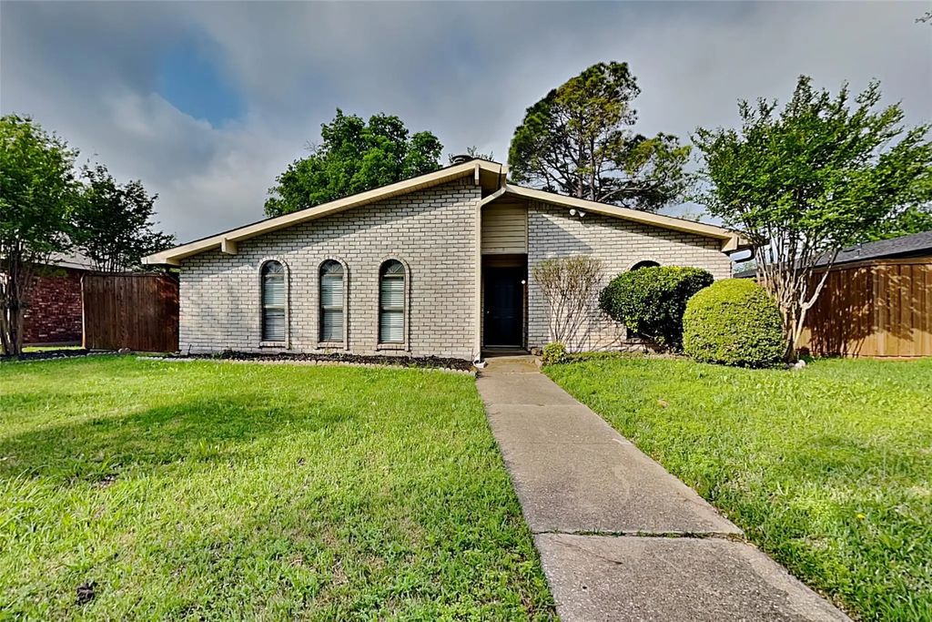2709 Roman Way, Garland