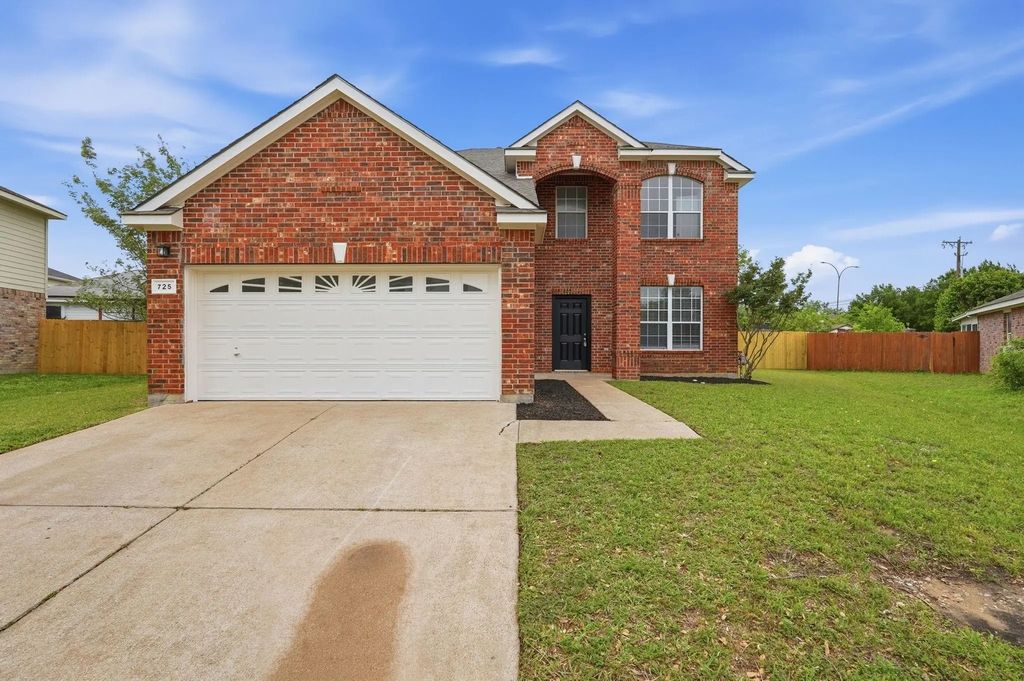 725 Parkford Lane, Arlington