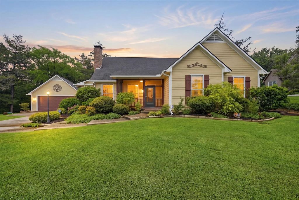 621 Kiowa Drive E, Lake Kiowa