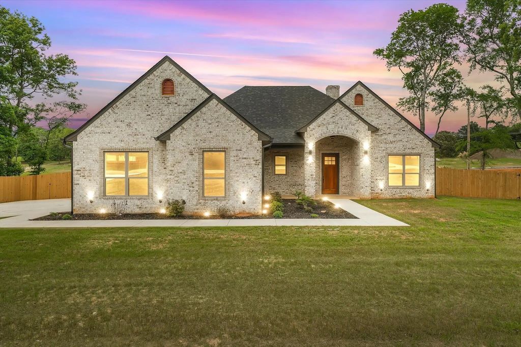 16618 Meadow Crest Drive Drive, Lindale