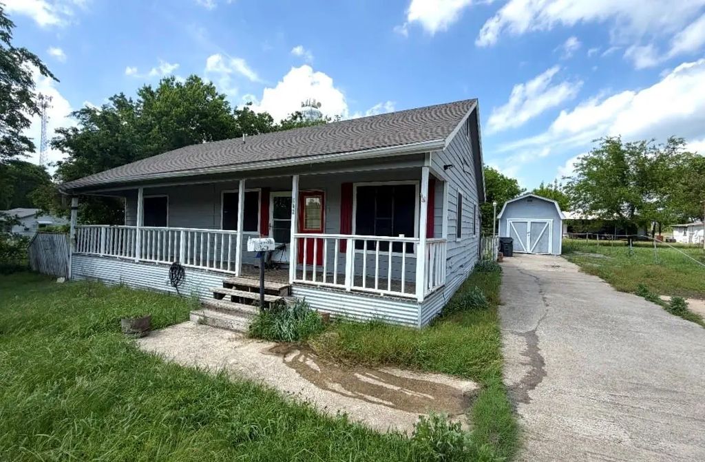 602 E Austin Street, Anna