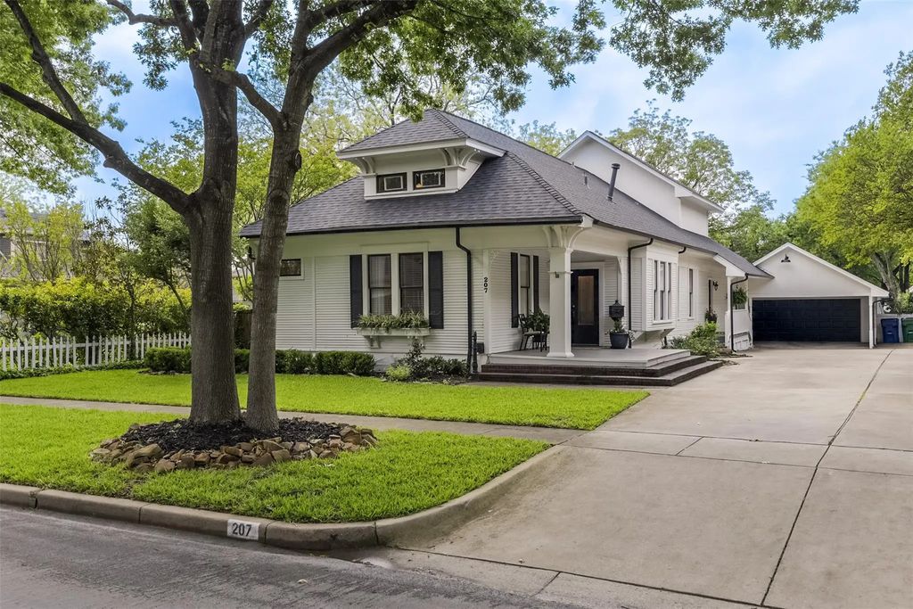 207 Williams Street, Waxahachie