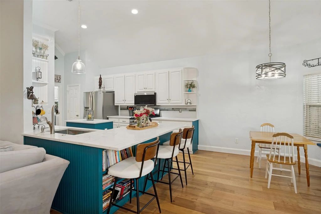 6929 Levelland Road, Dallas