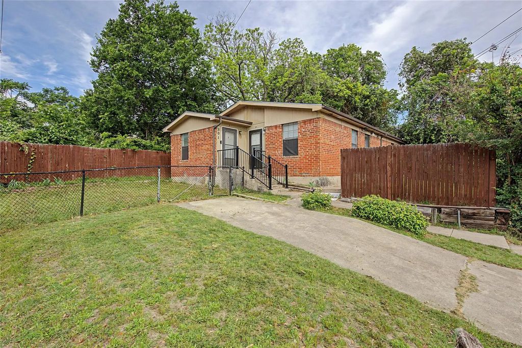 501 Byron Street, Fort Worth